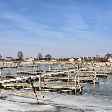 Condo With Balcony, Dock And Access To Lake Erie Sand Beach Extérieur photo