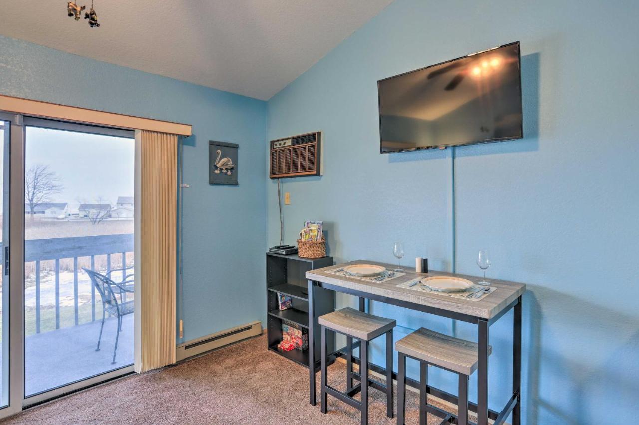 Condo With Balcony, Dock And Access To Lake Erie Sand Beach Extérieur photo